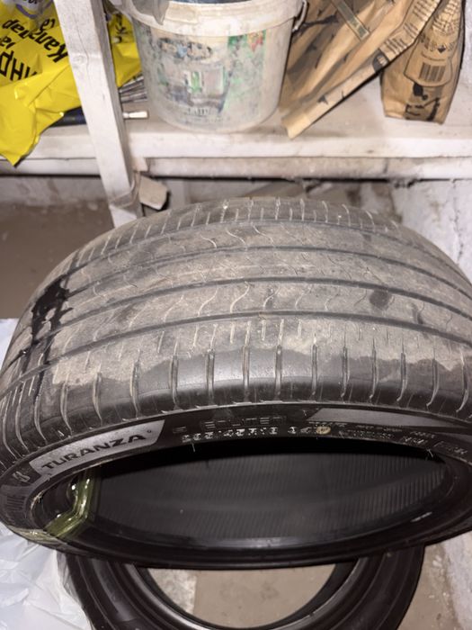 Балон Bridgestone 235/45/18