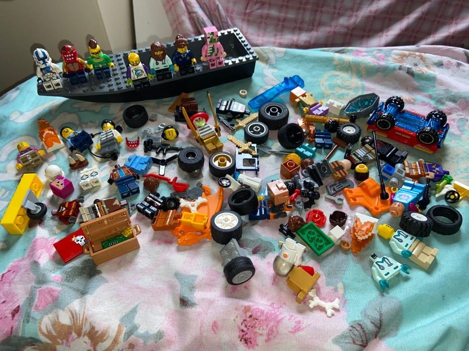Продаю коллекционные LEGO (оригинал)