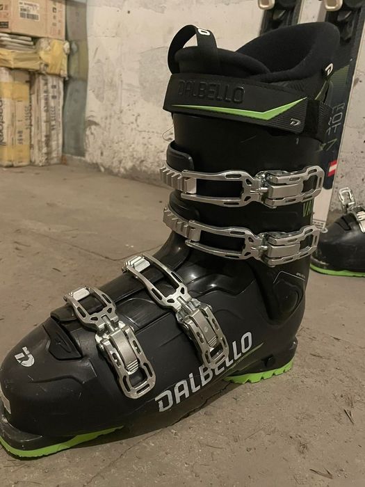 Ски (157 р-р) комплект със ски обувки