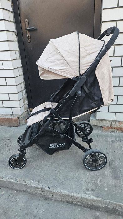 Продам прогулочную коляску за 15000