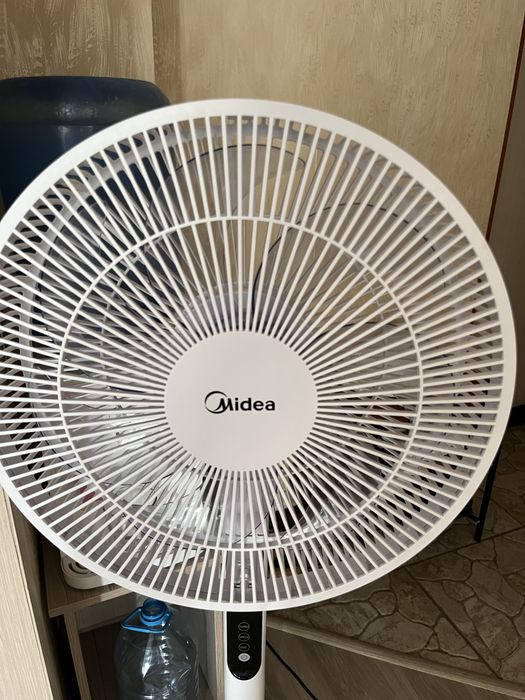 Вентилятор Midea