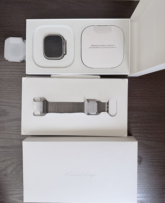 Appel Watch Ultra 3 Titanium Milanese Loop (2024)