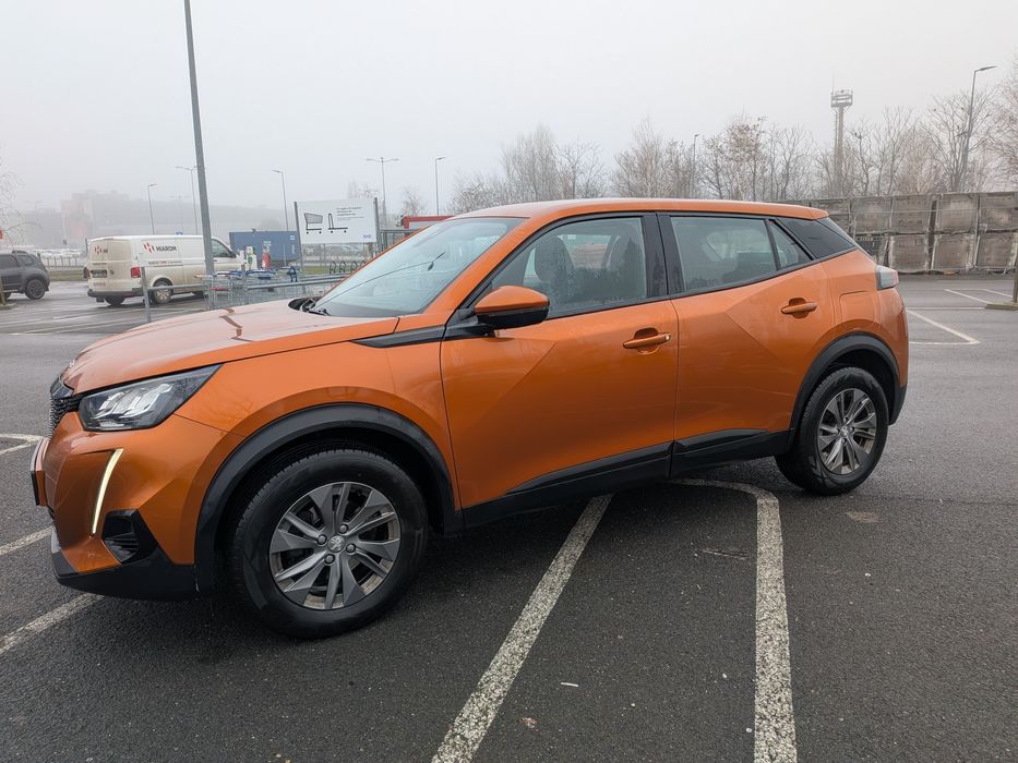 Peugeot 2008 1.2 proprietar de noua