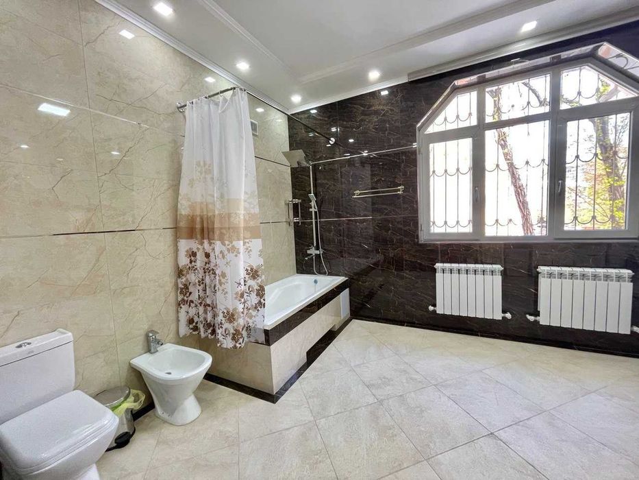 Отель Grand Mir ул.Конституции  2-этажа 6-сот 5-комн 350 м² бассейн