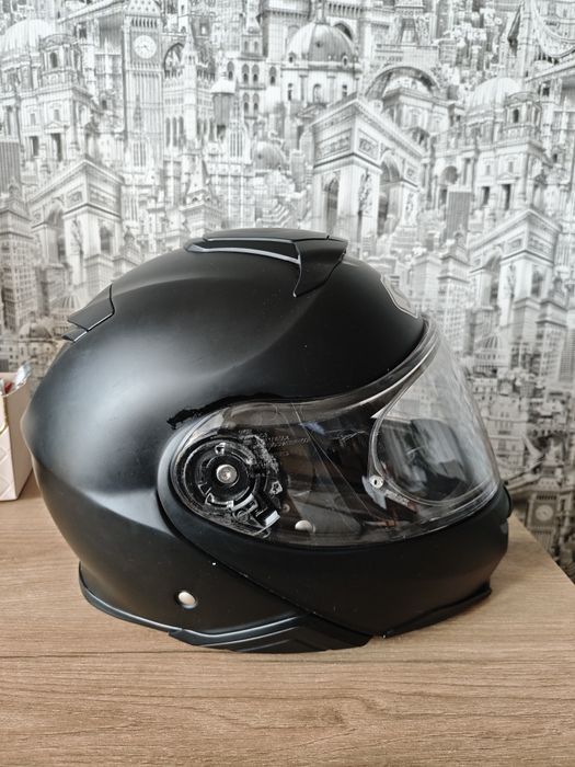 Shoei Neotec 2 размер М.
Каската е в отлично състояние.
Цена 300 Евро
Цена със Sena Srl 2 450 евро. 
Само Sena 150 евро