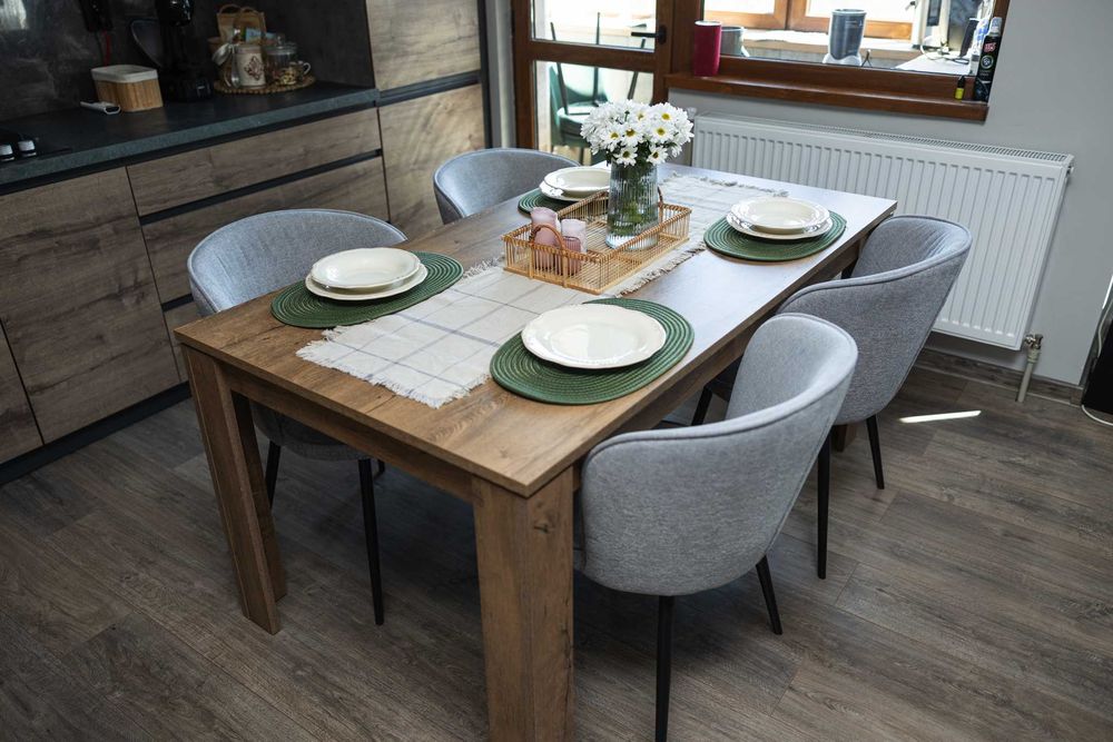 Комлект маса и столове