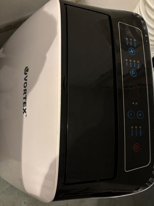 Vând aparat portabil aer condiționat Vortex 12000 BTU