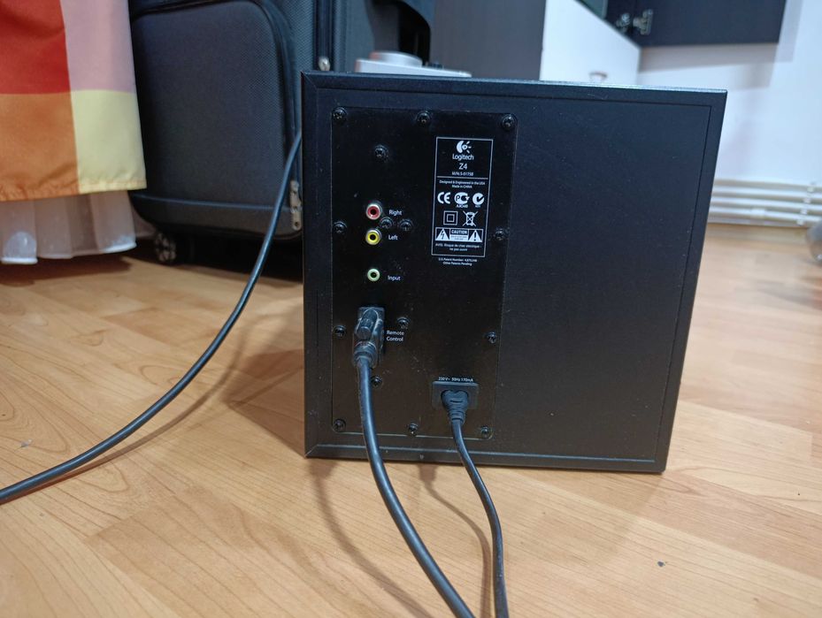 Subwoofer Logitech Z4