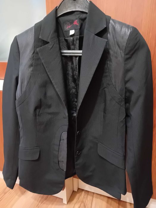 Дамски костюм с панталон