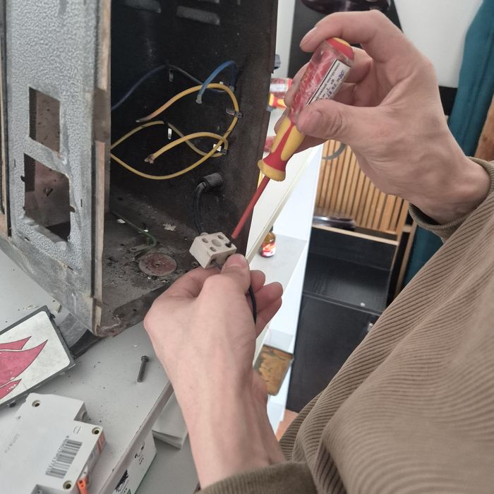 Услуги электрика, электрик