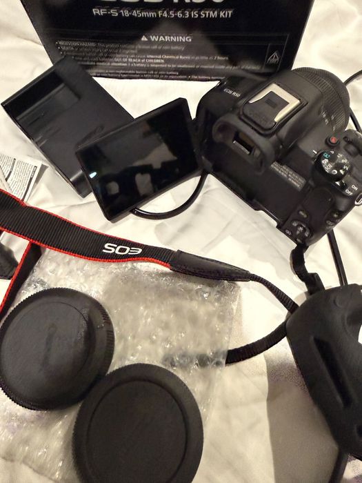 Aparat foto Mirrorless Canon EOS R50, 24.2MP, 4K + Obiectiv 18-45mm, Negru
