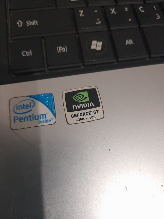 Zapchastg'a Notebook Satiladi.  Korpus singan.