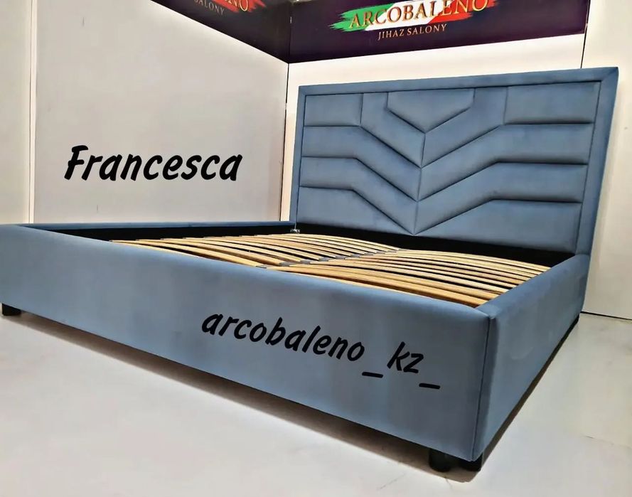 Продаётся 2-спальная кровать размером 2×2 м