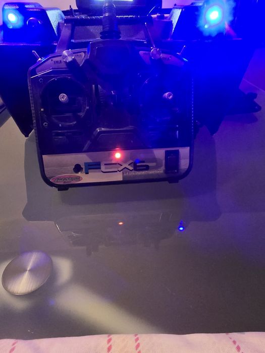 Лодка за захранка Carp Madness