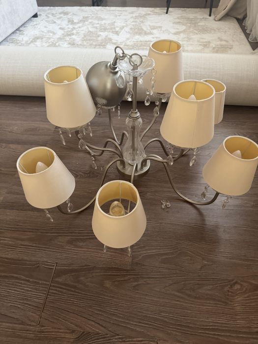 Отдам даром люстры