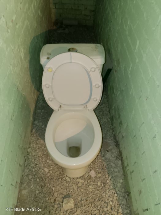 Унитаз в хорошем состояний