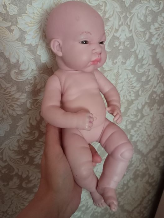 Продам  коллекционных кукол.