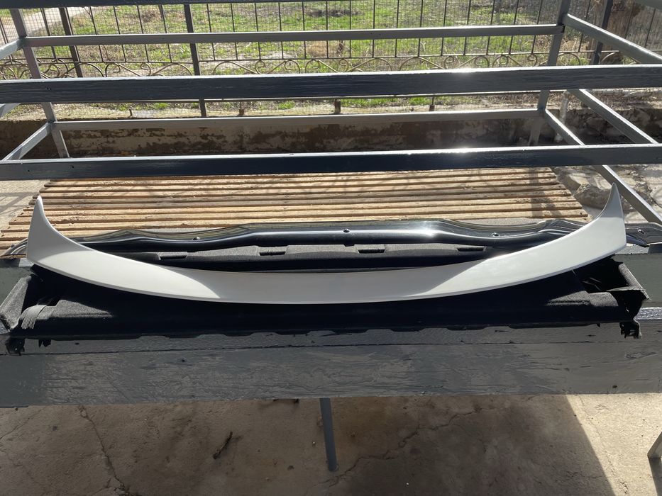 Спойлер мухобойка камри 70.  75