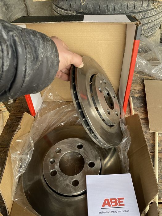 предни спирачни дискове