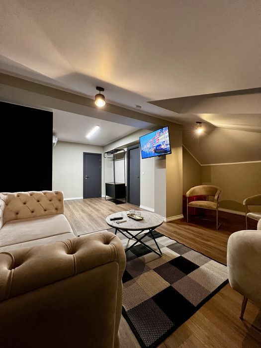 DE ÎNCHIRIAT Camere/Apartamente