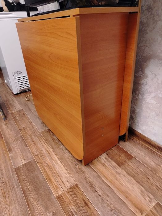 Продам Стол книжка