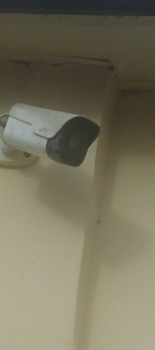 Продам камеры с хард 1 терабайт не дорого 2 камеры в комплекте