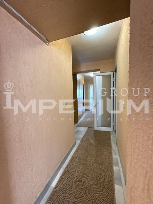 КЛЮЧ В АГЕНЦИЯТА! Голям ТРИстаен апартамент под наем - Лятно кино Тра