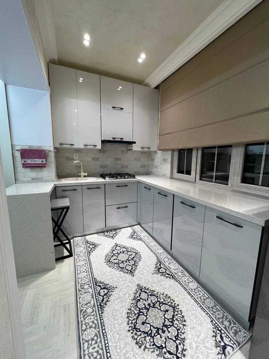 Аренда Шота - Руставелли 3 ком срочно