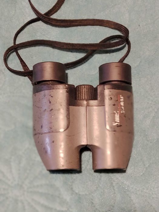 Binoclu de vanatoare 8X26 vechi dar perfect functional