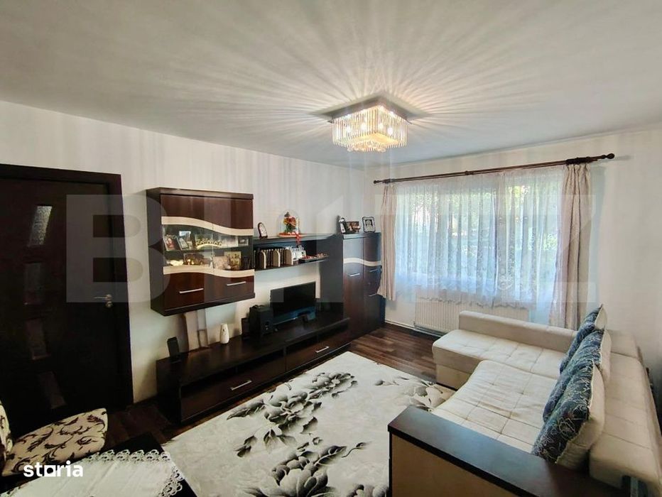 Apartament cu 2 camere 42 mp, semidecomandat, cu loc de parcare