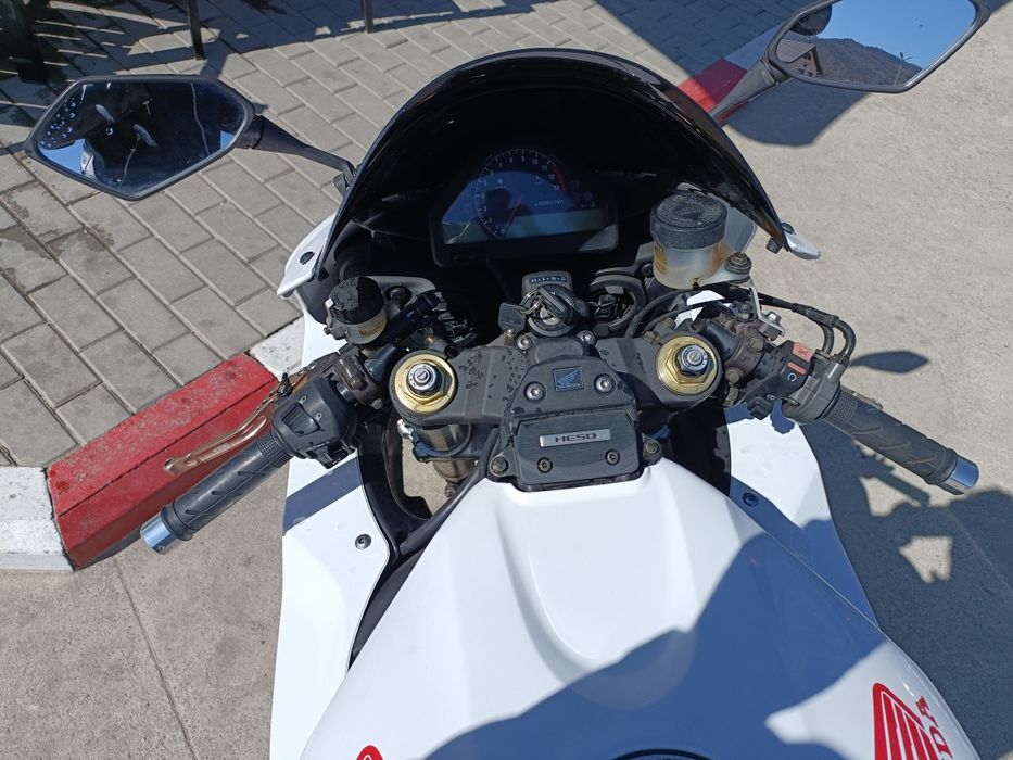 CBR 1000RR se vinde