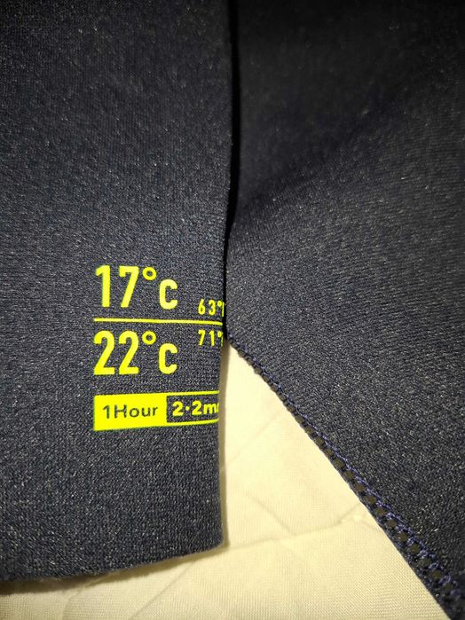 Vand combinezon inot neopren si labe de inot NOI