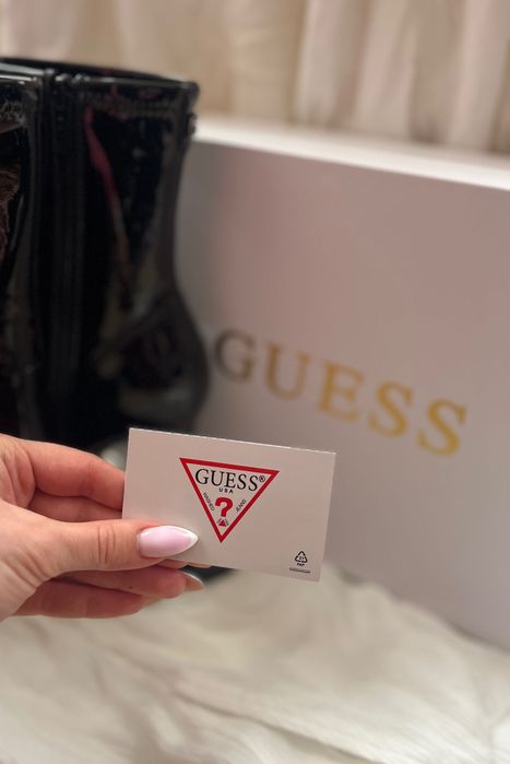 Къси ботуши на ,,Guess”