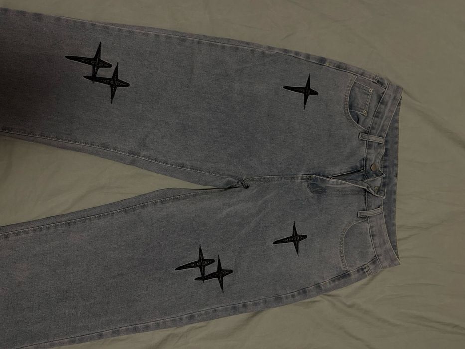 Кожено яке, дънки и блузи