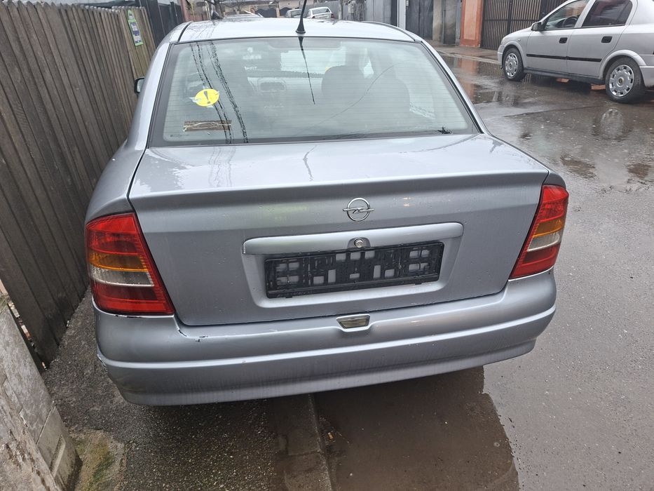 Vand piese Opel Astra G.