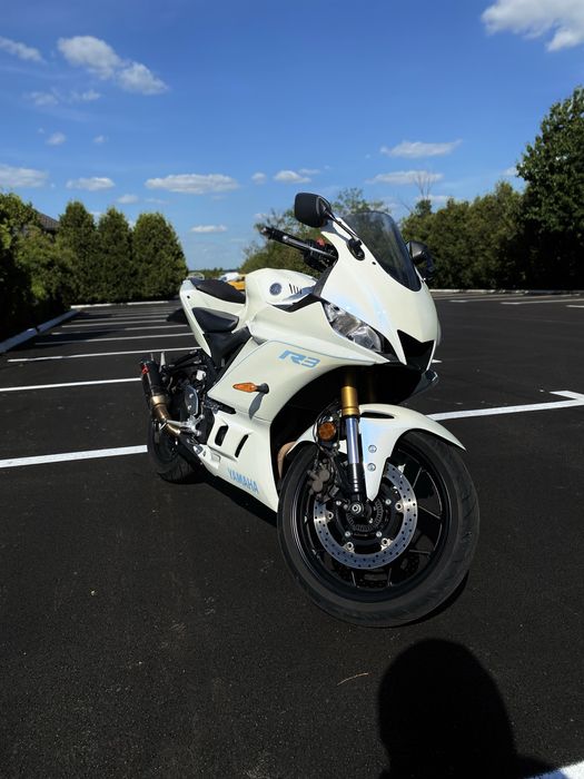 Yamaha YZF-R3 ABS