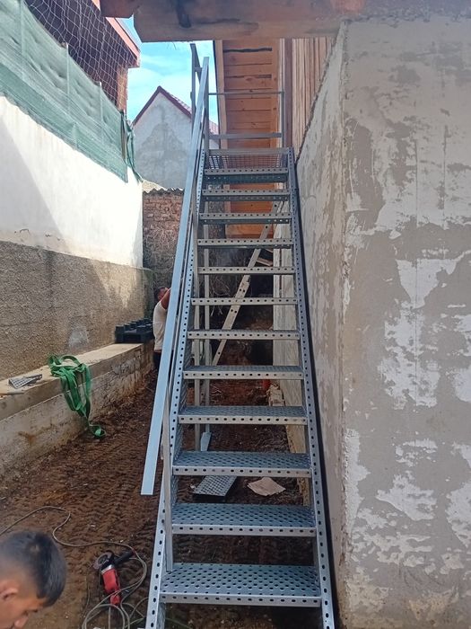 Scara metalica zincata 4mm grosime facem și montaj