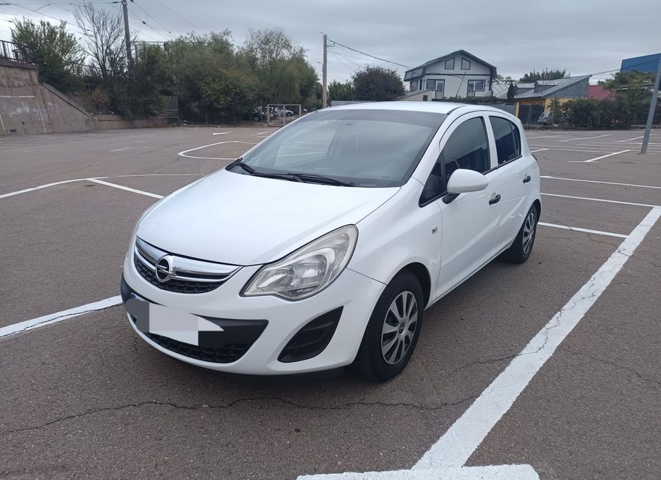 Masina automata de inchiriat pentru delivery, naveta sau uz personal