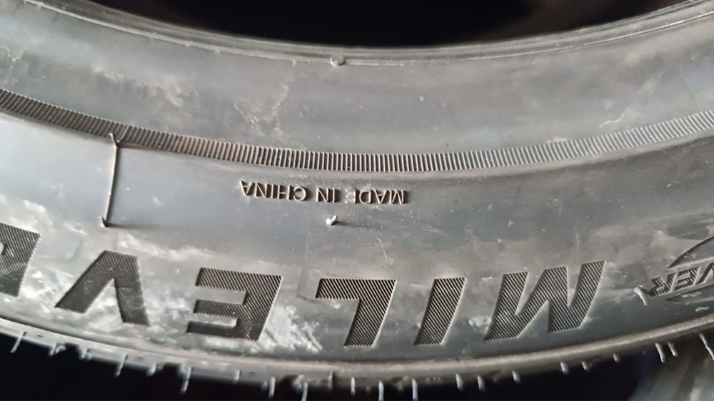 Шины 235/45R18 (4шт)
