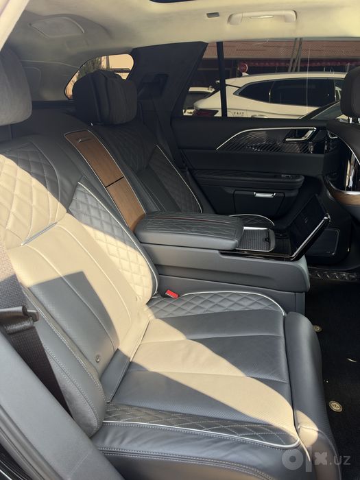 ПРОДАЁТСЯ Hongqi — китайский Rolls-Royce!
