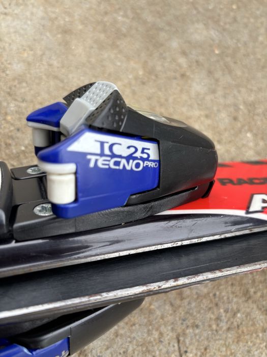 Schiuri pentru copii marca ATOMIC  Race 8