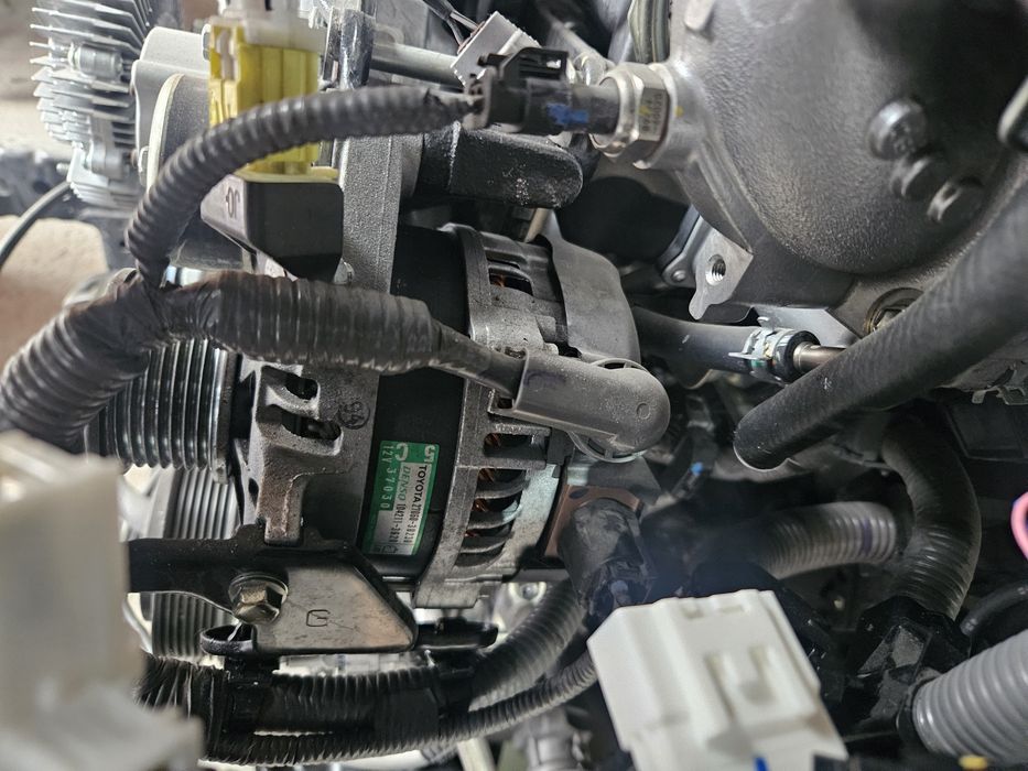 Генератор за Toyota Hilux 2.4d 2.8d 2022г