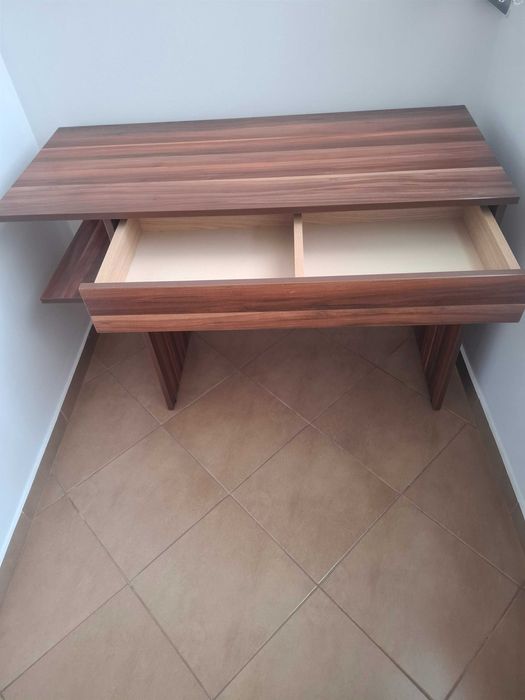 Бюро В 76см , Ш 114см Д 48.5см