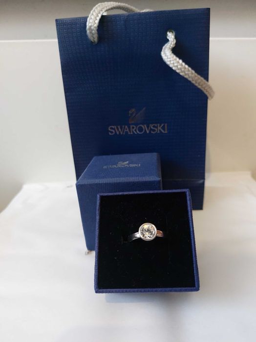 Inel cu piatra stil de logodna in cutie cu punga cadou Swarovski