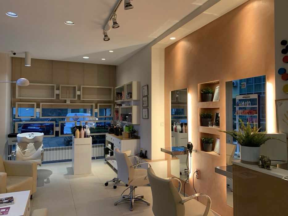 Маникюристка ( място под наем)