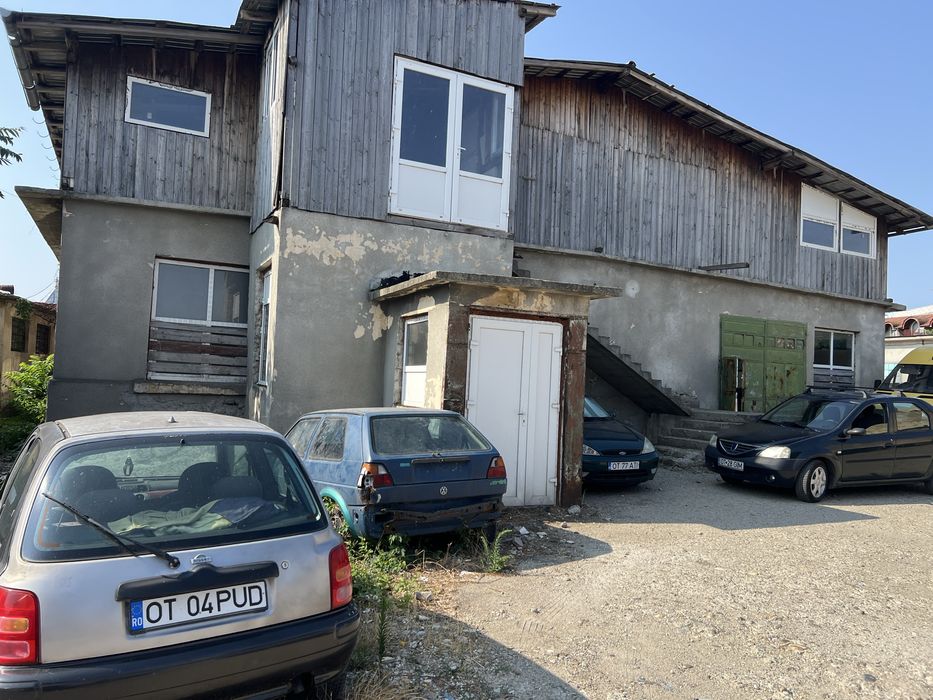 Spatiu comercial situat central