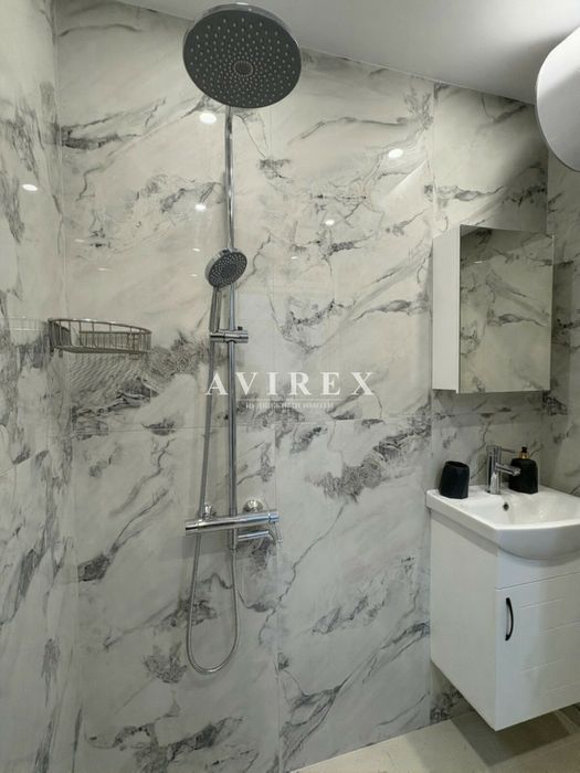 Дава се под наем Двустаен апартамент в Пловдив, Кючук Париж - 70 кв.м за 510 € - Снимка #2