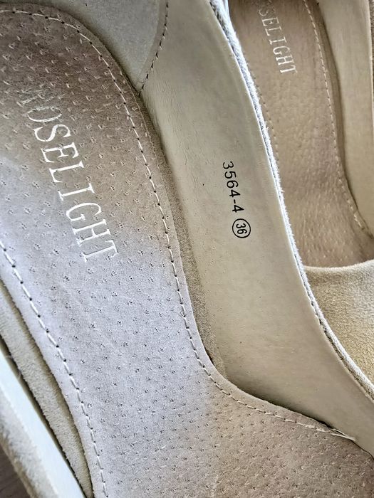 Pantofi bej cu toc