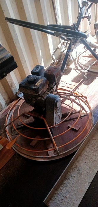 Затирочный машина для бетона