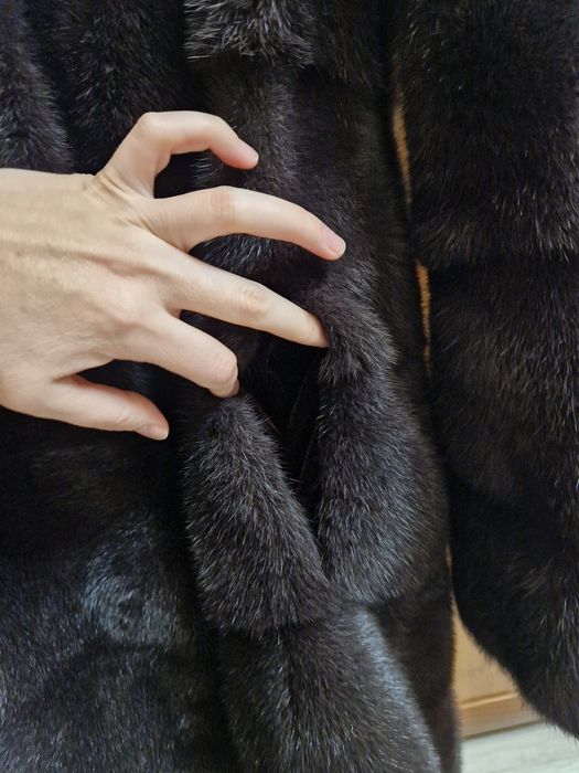 Продам норковую шубу